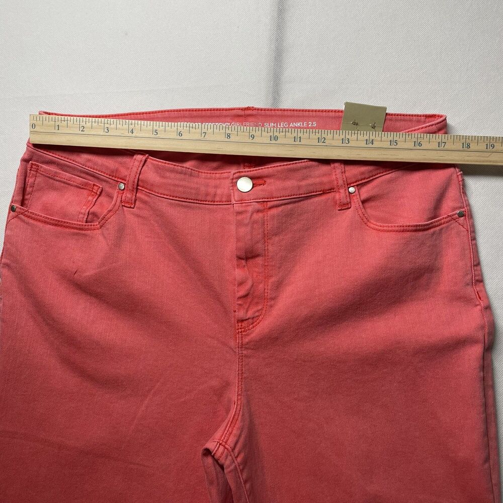 NWT Chico's Girlfriend Slim Ankle Jeans Coral Pink Cotton Blend Size 2.5, US 14 - Picture 3 of 11